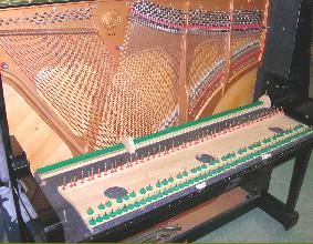 interieur piano droit sans clavier ni m&eacute;canique
